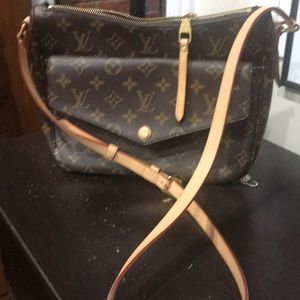 Louis Vuitton Crossbody bag